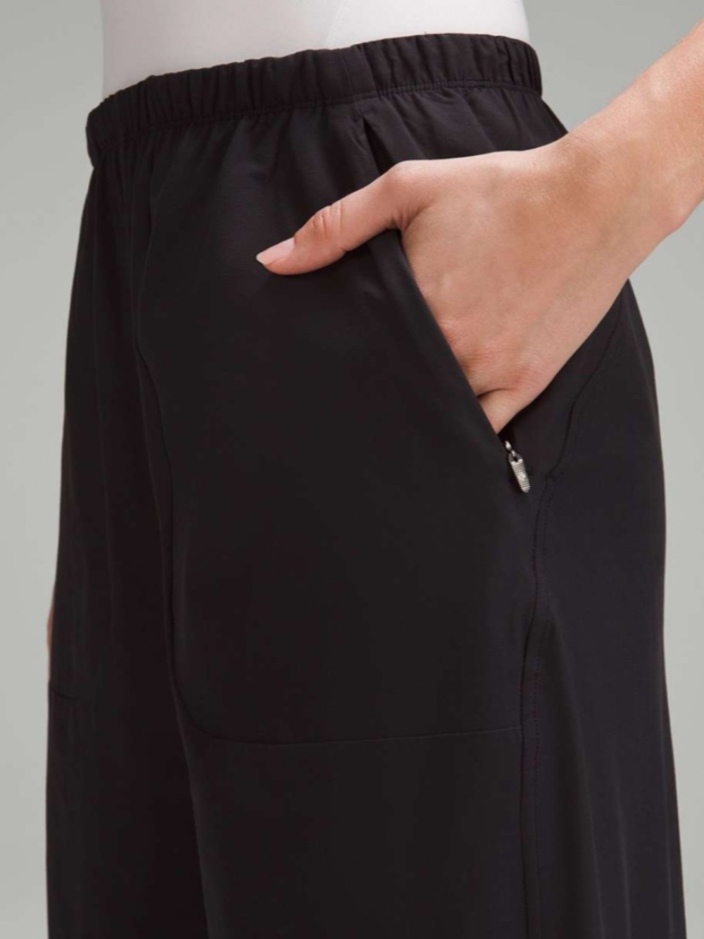 Lululemon Lightweight Mid-Rise Barrel-Leg Cropped Pant Black | Size 4 - Picture 5 of 12
